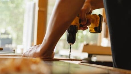Pourquoi est-ce que les Français fréquentent de moins en moins les magasins de bricolage?