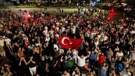 İzmir'de dev ekranda final heyecanı yaşanacak