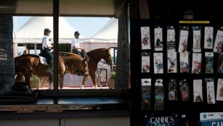 Nizza, incendio "doloso" a centralina elettrica, 45.000 case al buio: nuovo sabotaggio in Costa Azzurra dopo il black out di Cannes