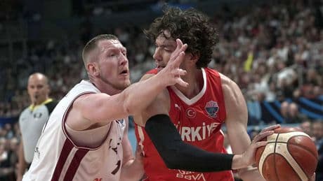 Cedi Osman: "Bu takım sonuna kadar gider"