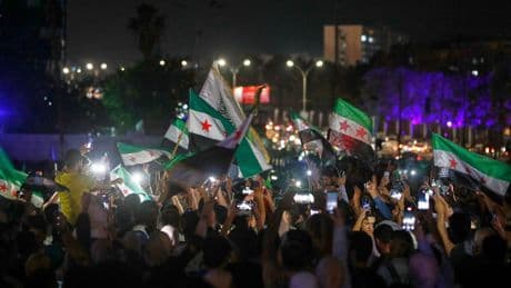 Umbruch in Syrien: Autokorsos und Gesang: Syrer feiern Ende der US-Sanktionen