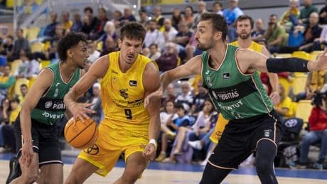 79-68: La Penya se queda sin gasolina en Las Palmas