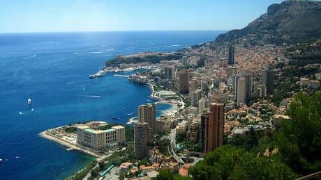Monaco : le Sass’Café, établissement prisé de la jet-set, condamné en appel pour proxénétisme