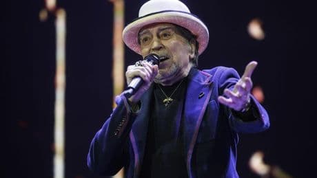Joaquín Sabina inicia su adiós llenando de bombines el Madrid Arena