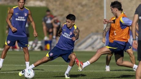 Los fichajes, directos al primer once que ensayó Simeone