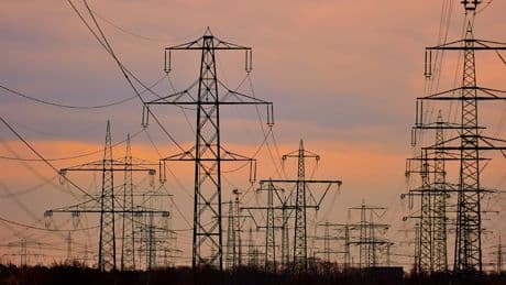 Sorgen um das deutsche Energiesystem - Ministerin Reiche und BMW-Chef warnen vor Strom-Crash