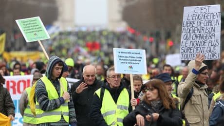 Gilets jaunes: les cahiers de doléances du grand débat ouverts à tous "dès ce vendredi"