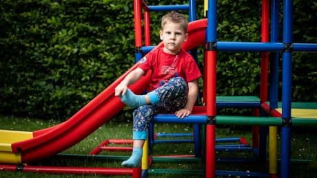 Kleiner Junge (4) ist schwer krank - Lucas Leben hängt an einer Spende