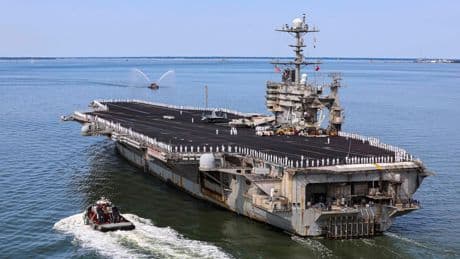 Global ältester Flugzeugträger: Schwimmende Stadt der Superlative: Das ist die USS Nimitz