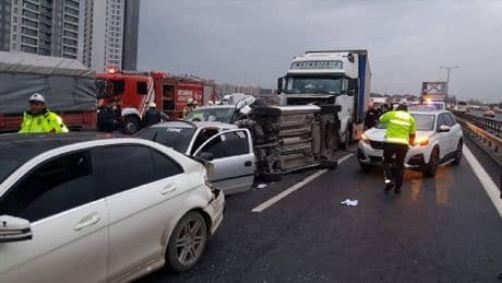 Sürücüler buralarda iki kat dikkatli olmalı! Türkiye’nin en riskli yolları açıklandı: En çok kaza yaşanan güzergahlar bunlar!