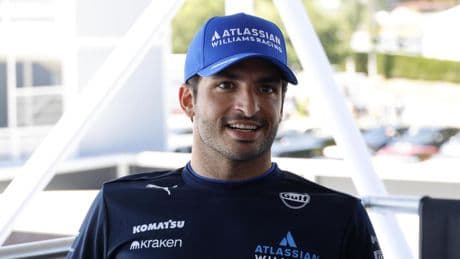 Sainz, sobre Hamilton: "Antes se veía como una excusa, y ahora que un 7 veces campeón cambia de equipo y le cuesta, el argumento sí que se compra"