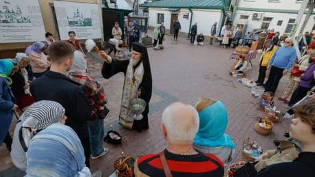 Zelenski acusa a Rusia de “intentos aislados de avanzar” durante la tregua de Pascua