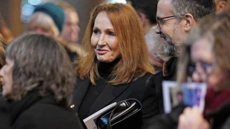 « Il y a un monde entre la J. K. Rowling démonétisée décrite dans les médias en raison de ses propos sur les femmes trans et son image réelle dans l’opinion »