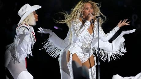 Leute: Beyoncé bekommt Emmy für Kostüme bei NFL-Halbzeitshow