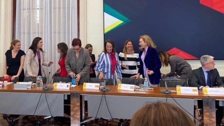 Aragón mantiene su frente judicial contra el reparto de menores migrantes tras una sectorial "de opereta"