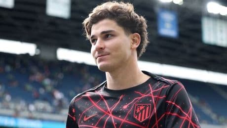Atletico Madrid make Liverpool transfer decision as Julian Alvarez eyed by Slot