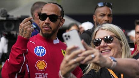 Lewis Hamilton in Ferrari: l’impatto sportivo ed economico sulla scuderia di Maranello