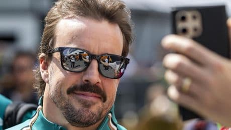 Alonso 'conecta' con su coche y lo borda: "No creo que haya muchos pilotos que hayan hecho mejor trabajo que yo hoy"