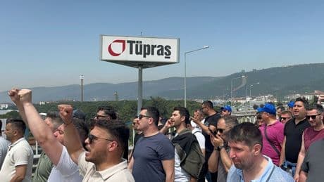 TÜPRAŞ İşçileri "Şimşek programı" zammına karşı eyleme geçti