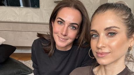 Während des Bayern-Spiels - Cathy Hummels postet sich mit Lisa Müller