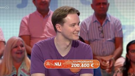 Manu celebra su más de 200.000 euros ganados en 'Pasapalabra' venciendo en 'El Rosco'