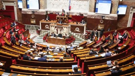 Lois fin de vie : la bataille sémantique ouvre les débats sur l’aide à mourir