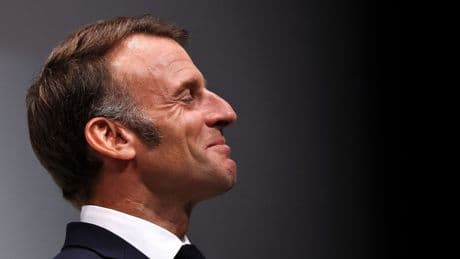Macron reafirma su intención de "ejercer su mandato hasta el final" independientemente de si Bayrou supera o no el voto de confianza