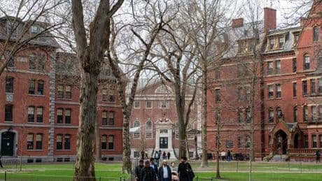 L’administration Trump retire à l’université Harvard le droit d’accueillir des étudiants étrangers
