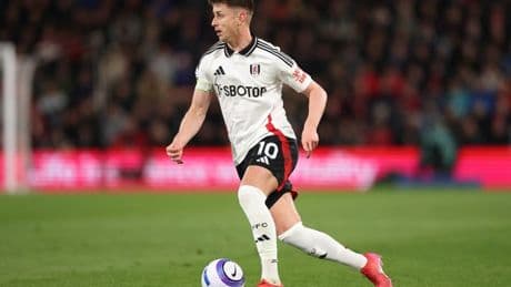 Wrexham chief sets the record straight on Tom Cairney and Jamie Vardy transfer links