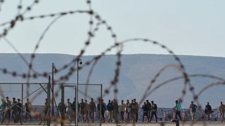 Griechenland setzt Asylanträge für Migranten aus
