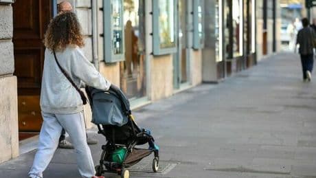 Figli? Solo se c'è l'aiuto della famiglia (e senza sacrificare carriera o stile di vita)