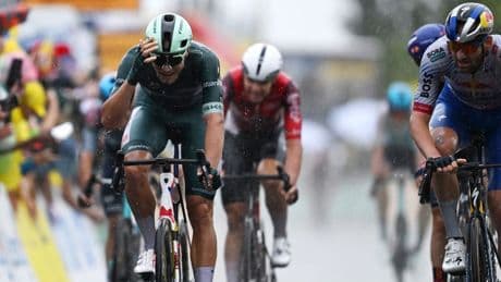 Milan wint opnieuw in Tour de France in door valpartij ontsierde sprint