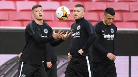 Wie konnte das passieren? - Ex-Eintracht-Helden plötzlich ohne Verein!