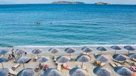 Spiagge 2025, prezzi delle località balneari a confronto. La classifica