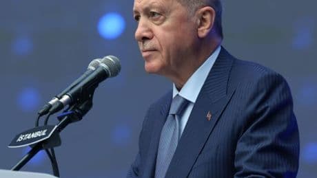 Ömer Halisdemir'in kızını tebrik etti