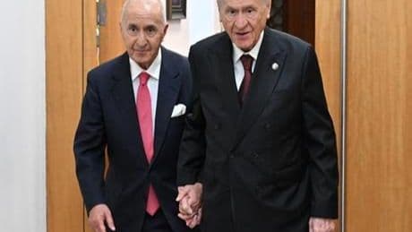 MHP Lideri Devlet Bahçeli eski CHP Genel Başkanı Hikmet Çetin ile görüştü