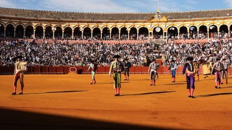 Al Alimón: Urtasun llena los tendidos de Sevilla y Madrid de gente con &quot;ganas de ir a los toros&quot;