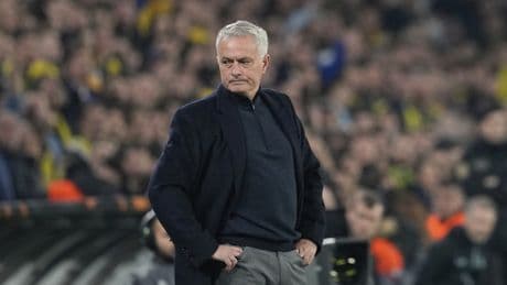 El Fenerbahce despide a Mourinho tras quedarse fuera de la Champions