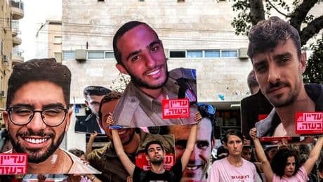 Angehörige der israelischen Geiseln: Wer kommt frei, wer bleibt zurück?