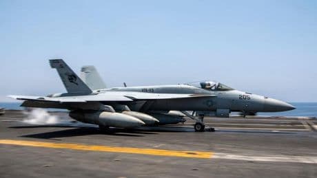 US-Militär: Kampfflugzeug über Bord