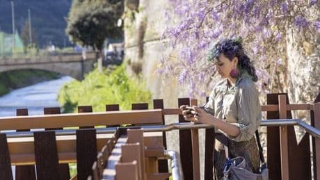 Woman's phone gets stolen and she can't believe where it turns up