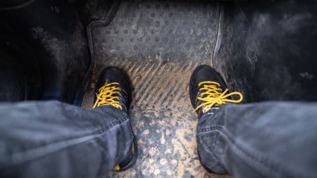 Ungewöhnlicher Auto-Trick: Mit diesem Gerät wird Ihr Fußraum blitzsauber