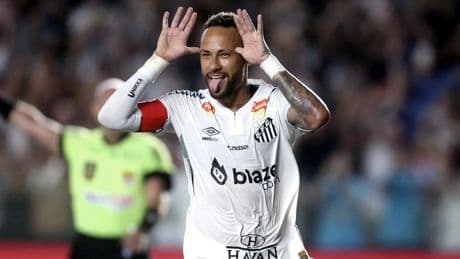 Neymar se encara con un aficionado y avisa la hinchada del Santos: "¡Seré el primero en marcharme!"