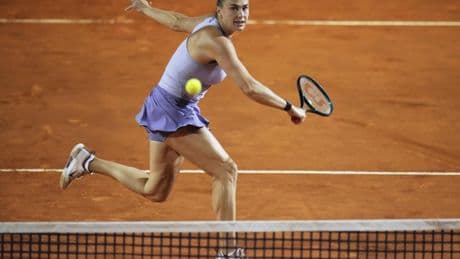 Sabalenka alcanza los cuartos en Roma tras otra batalla ante Kostyuk