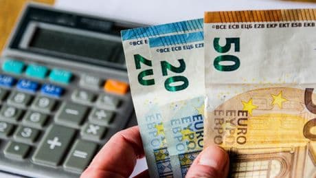 Verschenken Sie kein Geld! - Diese Banken zahlen noch Zinsen aufs Tagesgeld
