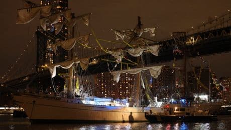 Iconic Brooklyn Bridge suffered no significant structural damage when Mexican Navy crashed into span killing two