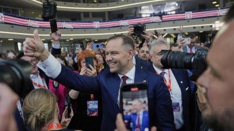 Pologne: un débat de l'entre-deux-tours de la présidentielle qui tourne au monologue