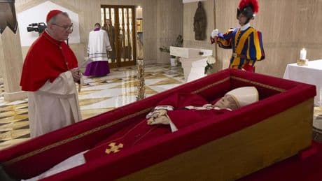 La difícil despedida de Francisco