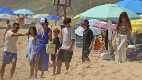 Sara Carbonero, muy enamorada, comparte su primer verano en Cádiz con el empresario José Luis Cabrera