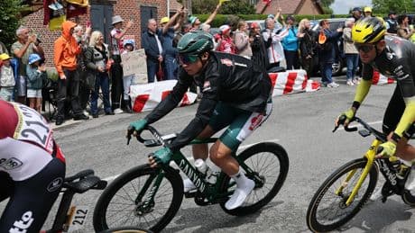 Jasper Philipsen loopt meerdere breuken op bij dramatische val in Tour de France